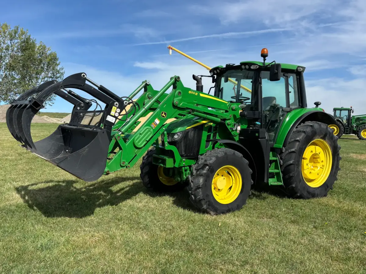 2021 John Deere 6120M Slopehood w/ 600R Loader